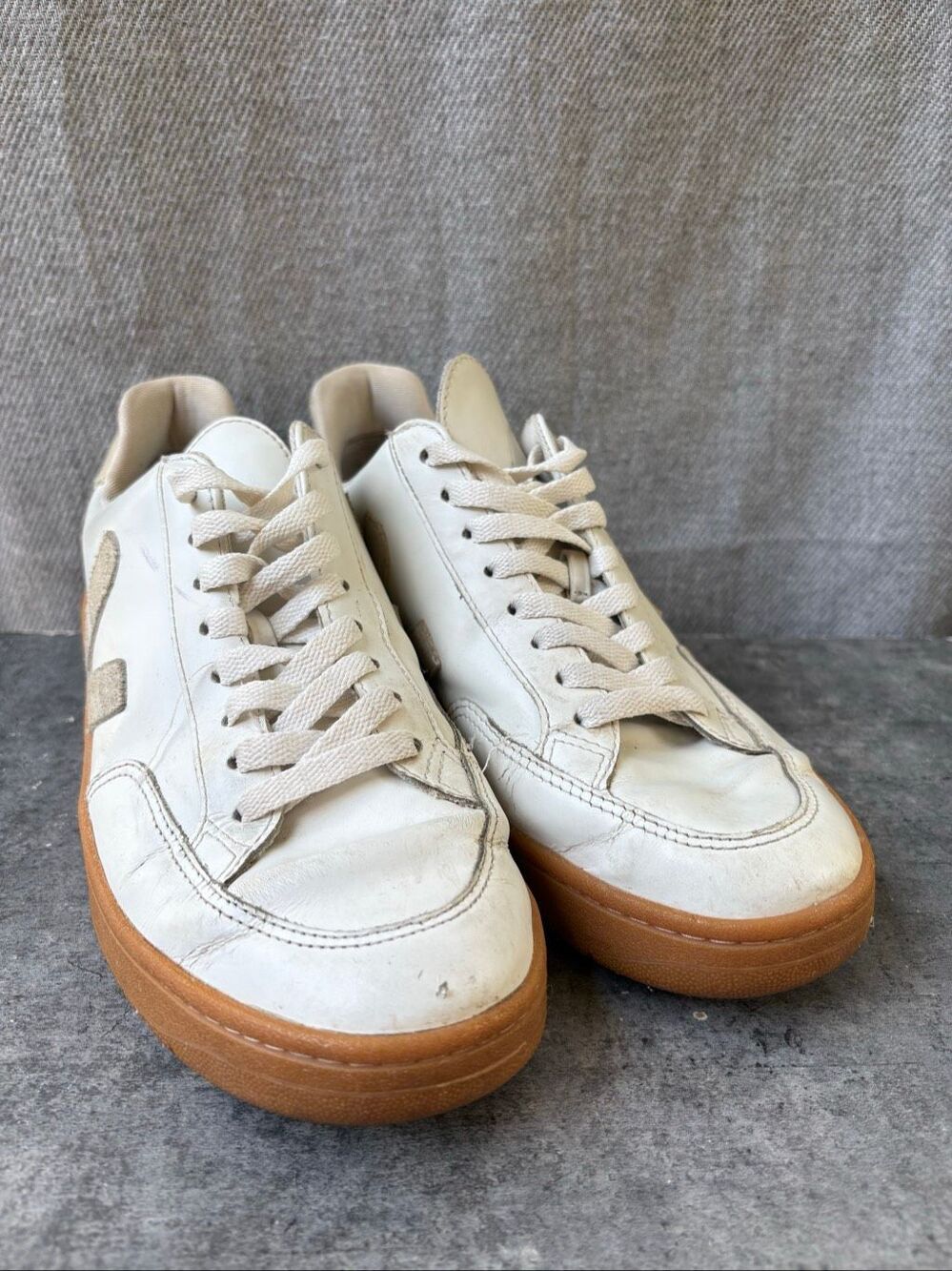 Veja V-10 White Leather Gum Sole Sneakers Women’s US 8 EU 39